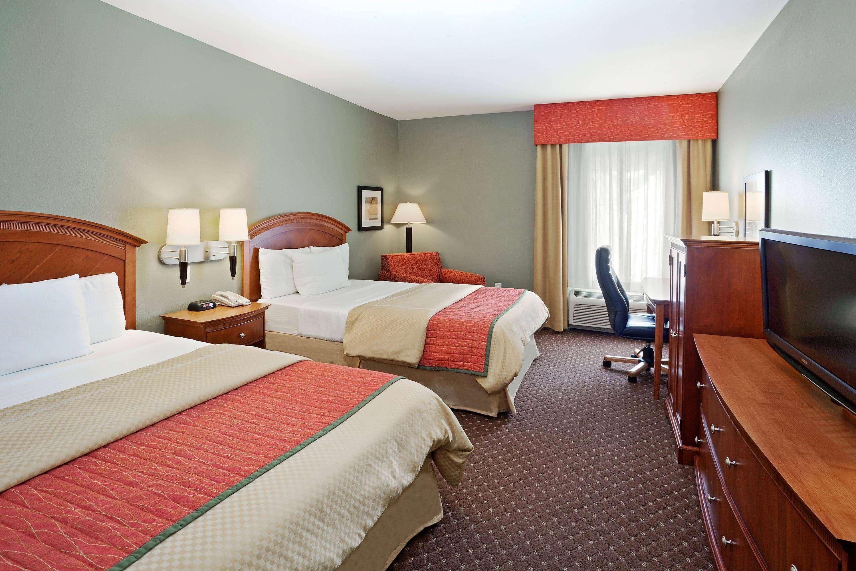 La Quinta By Wyndham Olathe Hotel Exterior photo